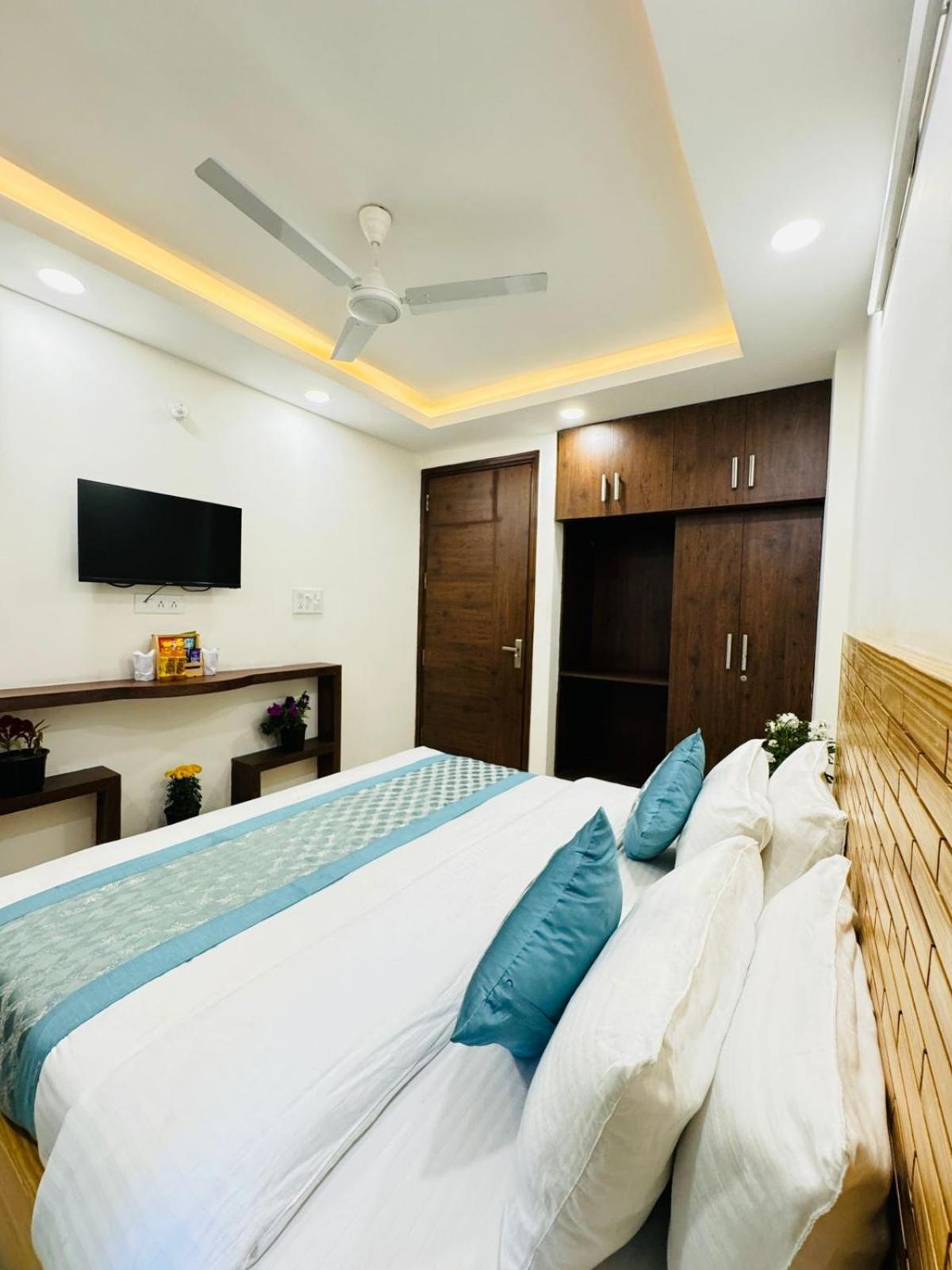 Hotel Ashram View Just 10 Minute Away Form Nizamuddin Railway Station Új-Delhi Kültér fotó